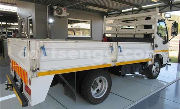 Acheter Occasion Utilitaire Hino 300 Series Blanc à Manzini, Manzini Acheter Occasion Utilitaire Hino 300 Series Blanc à Manzini, Manzini