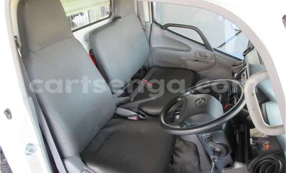 Acheter Occasion Utilitaire Hino 300 Series Blanc à Manzini, Manzini Acheter Occasion Utilitaire Hino 300 Series Blanc à Manzini, Manzini