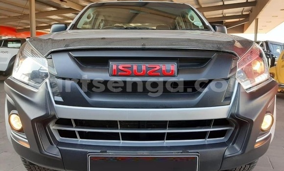 Buy Used Isuzu KB Silver Car in Ezulwini in Hhohho Buy Used Isuzu KB Silver Car in Ezulwini in Hhohho