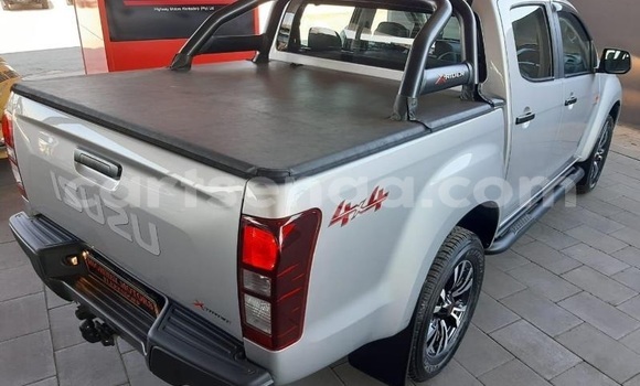 Buy Used Isuzu KB Silver Car in Ezulwini in Hhohho Buy Used Isuzu KB Silver Car in Ezulwini in Hhohho