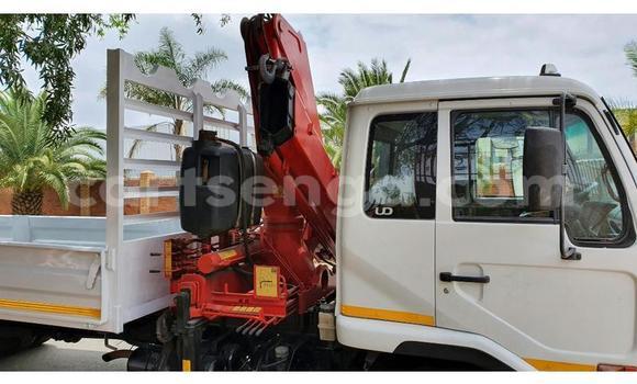 Nunua Ilio tumika Nissan Urvan White Gari ndani ya Ezulwini nchini Hhohho Nunua Ilio tumika Nissan Urvan White Gari ndani ya Ezulwini nchini Hhohho
