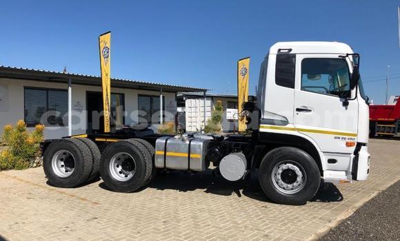 Buy Used Nissan Urvan White Car in Ezulwini in Hhohho Buy Used Nissan Urvan White Car in Ezulwini in Hhohho