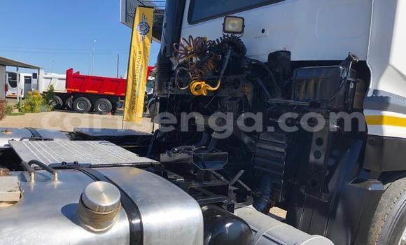 Buy Used Nissan Urvan White Car in Ezulwini in Hhohho Buy Used Nissan Urvan White Car in Ezulwini in Hhohho