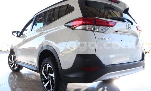 Nunua Ilio tumika Toyota Rush White Gari ndani ya Manzini nchini Manzini