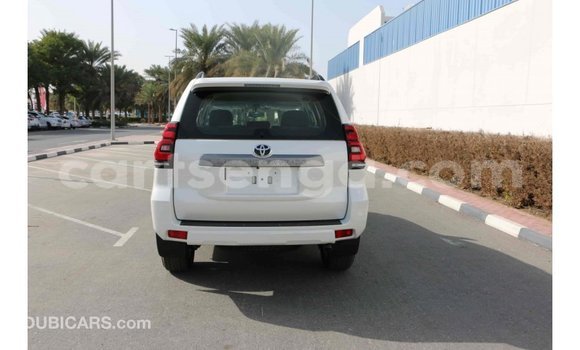 Acheter Import Voiture Toyota Prado Blanc à Import - Dubai, Hhohho Acheter Import Voiture Toyota Prado Blanc à Import - Dubai, Hhohho