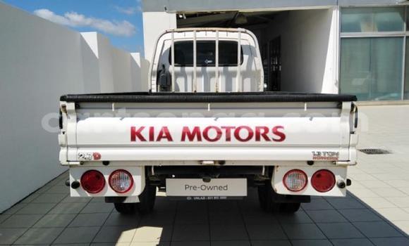 Nunua Ilio tumika Kia K9 White Gari ndani ya Ezulwini nchini Hhohho Nunua Ilio tumika Kia K9 White Gari ndani ya Ezulwini nchini Hhohho