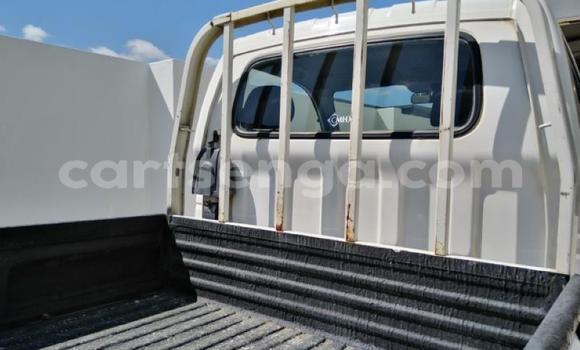 Nunua Ilio tumika Kia K9 White Gari ndani ya Ezulwini nchini Hhohho Nunua Ilio tumika Kia K9 White Gari ndani ya Ezulwini nchini Hhohho