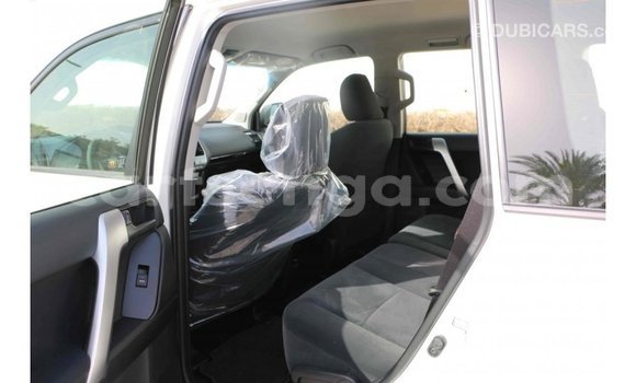 Acheter Import Voiture Toyota Prado Blanc à Import - Dubai, Hhohho Acheter Import Voiture Toyota Prado Blanc à Import - Dubai, Hhohho