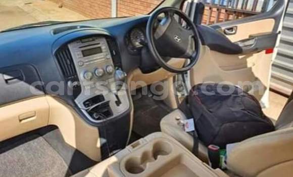 Buy Used Hyundai H1 White Car in Manzini in Manzini Buy Used Hyundai H1 White Car in Manzini in Manzini