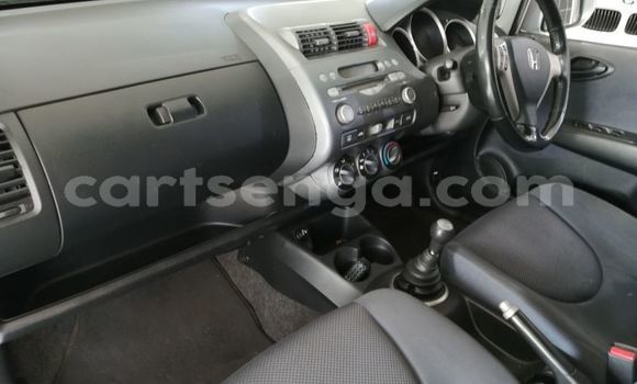 Nunua Ilio tumika Honda Jazz Silver Gari ndani ya Mbabane nchini Manzini Nunua Ilio tumika Honda Jazz Silver Gari ndani ya Mbabane nchini Manzini