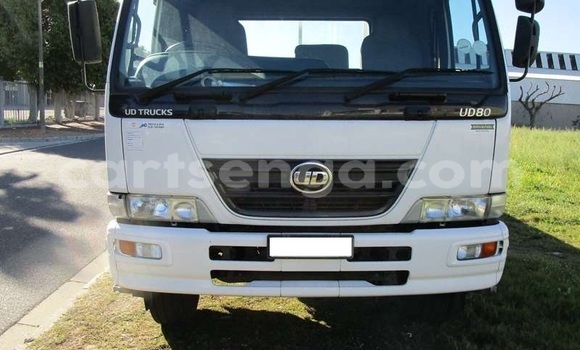 Nunua Ilio tumika Nissan Urvan White Gari ndani ya Ezulwini nchini Hhohho Nunua Ilio tumika Nissan Urvan White Gari ndani ya Ezulwini nchini Hhohho