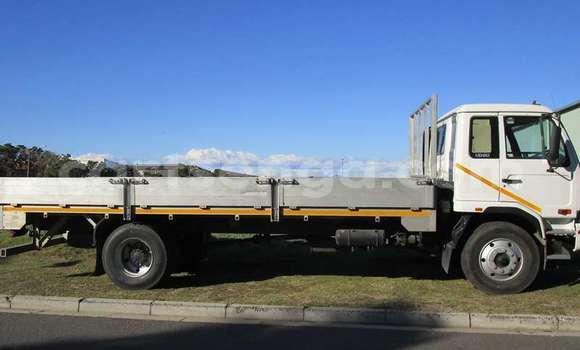 Nunua Ilio tumika Nissan Urvan White Gari ndani ya Ezulwini nchini Hhohho Nunua Ilio tumika Nissan Urvan White Gari ndani ya Ezulwini nchini Hhohho