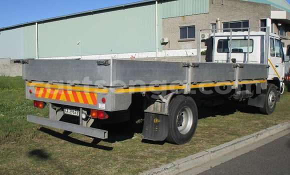 Nunua Ilio tumika Nissan Urvan White Gari ndani ya Ezulwini nchini Hhohho Nunua Ilio tumika Nissan Urvan White Gari ndani ya Ezulwini nchini Hhohho