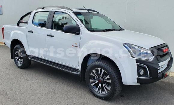 Nunua Ilio tumika Isuzu KB White Gari ndani ya Ezulwini nchini Hhohho Nunua Ilio tumika Isuzu KB White Gari ndani ya Ezulwini nchini Hhohho