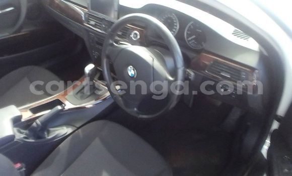 Nunua Ilio tumika BMW 3–Series White Gari ndani ya Bhunya nchini Manzini Nunua Ilio tumika BMW 3–Series White Gari ndani ya Bhunya nchini Manzini