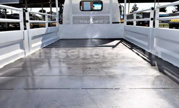 Acheter Occasion Utilitaire Hino 300 Series Blanc à Manzini, Manzini Acheter Occasion Utilitaire Hino 300 Series Blanc à Manzini, Manzini