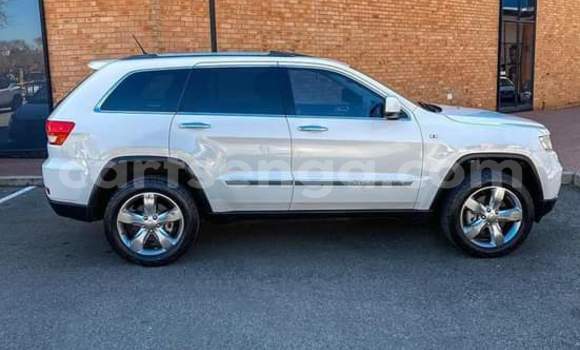 Buy Used Jeep Grand Cherokee White Car in Mbabane in Manzini Buy Used Jeep Grand Cherokee White Car in Mbabane in Manzini
