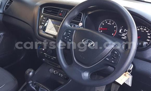 Nunua Ilio tumika Hyundai i20 Silver Gari ndani ya Manzini nchini Manzini Nunua Ilio tumika Hyundai i20 Silver Gari ndani ya Manzini nchini Manzini