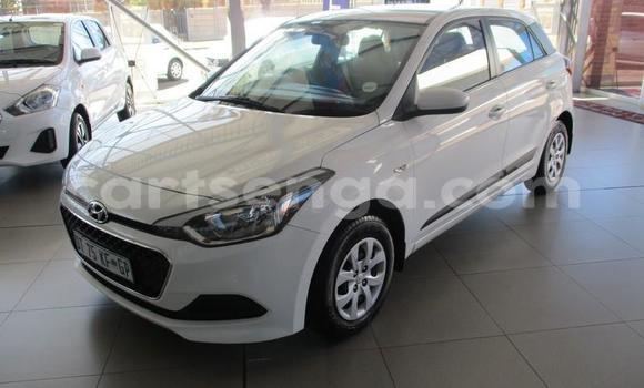 Acheter Occasion Voiture Hyundai i20 Blanc à Mbabane, Manzini