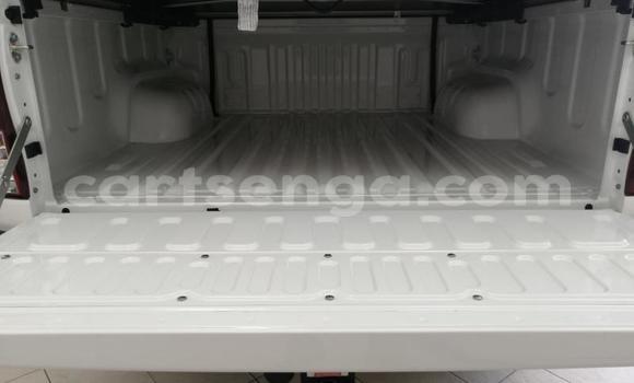 Nunua Ilio tumika Toyota Hilux White Gari ndani ya Manzini nchini Manzini Nunua Ilio tumika Toyota Hilux White Gari ndani ya Manzini nchini Manzini