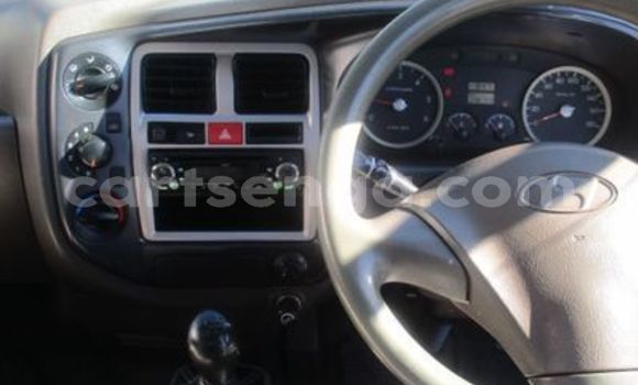 Buy Used Hyundai H1 White Car in Nhlangano in Shiselweni District Buy Used Hyundai H1 White Car in Nhlangano in Shiselweni District