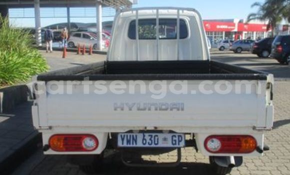 Buy Used Hyundai H1 White Car in Nhlangano in Shiselweni District Buy Used Hyundai H1 White Car in Nhlangano in Shiselweni District
