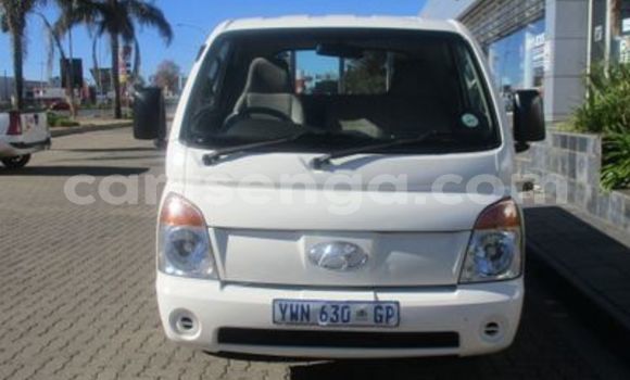 Buy Used Hyundai H1 White Car in Nhlangano in Shiselweni District Buy Used Hyundai H1 White Car in Nhlangano in Shiselweni District
