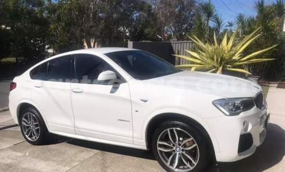 Nunua Ilio tumika BMW X3 White Gari ndani ya Manzini nchini Manzini Nunua Ilio tumika BMW X3 White Gari ndani ya Manzini nchini Manzini