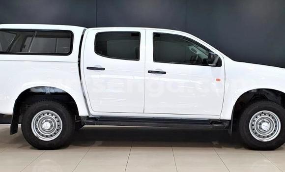 Nunua Ilio tumika Isuzu KB White Gari ndani ya Manzini nchini Manzini Nunua Ilio tumika Isuzu KB White Gari ndani ya Manzini nchini Manzini