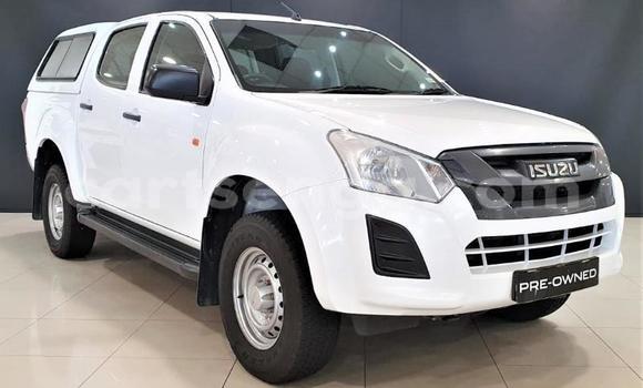 Nunua Ilio tumika Isuzu KB White Gari ndani ya Manzini nchini Manzini Nunua Ilio tumika Isuzu KB White Gari ndani ya Manzini nchini Manzini