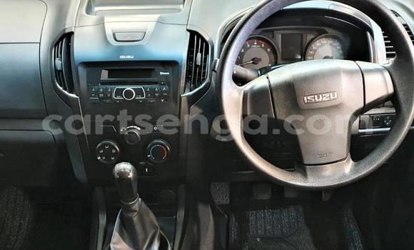 Nunua Ilio tumika Isuzu KB White Gari ndani ya Manzini nchini Manzini Nunua Ilio tumika Isuzu KB White Gari ndani ya Manzini nchini Manzini