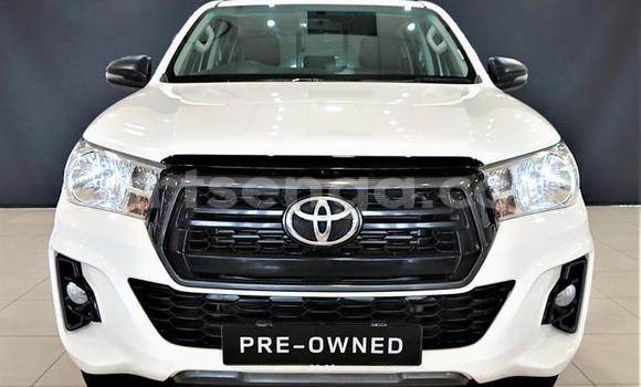 Nunua Ilio tumika Toyota Hilux White Gari ndani ya Manzini nchini Manzini Nunua Ilio tumika Toyota Hilux White Gari ndani ya Manzini nchini Manzini