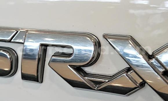 Nunua Ilio tumika Toyota Hilux White Gari ndani ya Manzini nchini Manzini Nunua Ilio tumika Toyota Hilux White Gari ndani ya Manzini nchini Manzini