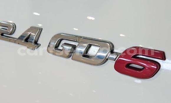 Nunua Ilio tumika Toyota Hilux White Gari ndani ya Manzini nchini Manzini Nunua Ilio tumika Toyota Hilux White Gari ndani ya Manzini nchini Manzini