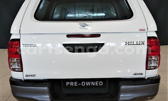 Nunua Ilio tumika Toyota Hilux White Gari ndani ya Manzini nchini Manzini Nunua Ilio tumika Toyota Hilux White Gari ndani ya Manzini nchini Manzini