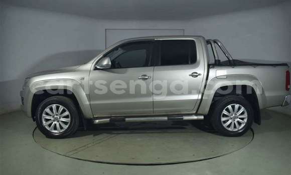 Nunua Ilio tumika Volkswagen Amarok Silver Gari ndani ya Manzini nchini Manzini