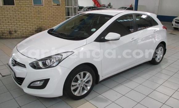 Acheter Occasion Voiture Hyundai i30 Blanc à Big Bend, Lubombo Acheter Occasion Voiture Hyundai i30 Blanc à Big Bend, Lubombo