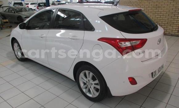 Nunua Ilio tumika Hyundai i30 White Gari ndani ya Big Bend nchini Lubombo Nunua Ilio tumika Hyundai i30 White Gari ndani ya Big Bend nchini Lubombo