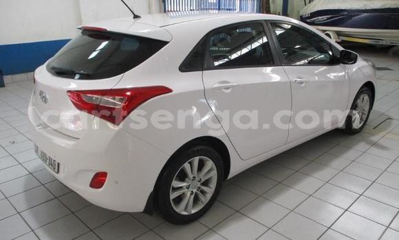 Nunua Ilio tumika Hyundai i30 White Gari ndani ya Big Bend nchini Lubombo Nunua Ilio tumika Hyundai i30 White Gari ndani ya Big Bend nchini Lubombo