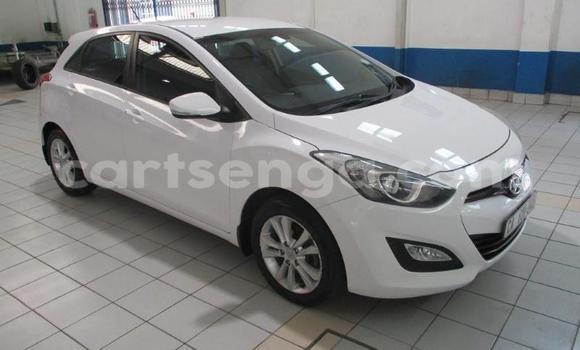 Nunua Ilio tumika Hyundai i30 White Gari ndani ya Big Bend nchini Lubombo Nunua Ilio tumika Hyundai i30 White Gari ndani ya Big Bend nchini Lubombo