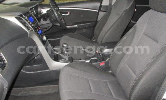 Nunua Ilio tumika Hyundai i30 White Gari ndani ya Big Bend nchini Lubombo Nunua Ilio tumika Hyundai i30 White Gari ndani ya Big Bend nchini Lubombo