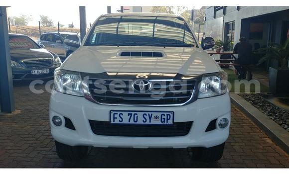 Nunua Ilio tumika Toyota Hilux White Gari ndani ya Big Bend nchini Lubombo Nunua Ilio tumika Toyota Hilux White Gari ndani ya Big Bend nchini Lubombo