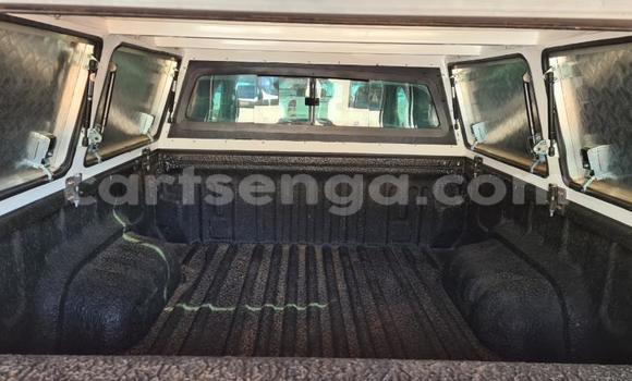 Nunua Ilio tumika Toyota Hilux White Gari ndani ya Big Bend nchini Lubombo Nunua Ilio tumika Toyota Hilux White Gari ndani ya Big Bend nchini Lubombo