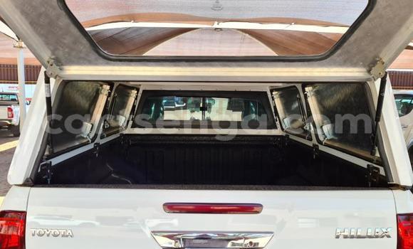 Nunua Ilio tumika Toyota Hilux White Gari ndani ya Big Bend nchini Lubombo Nunua Ilio tumika Toyota Hilux White Gari ndani ya Big Bend nchini Lubombo
