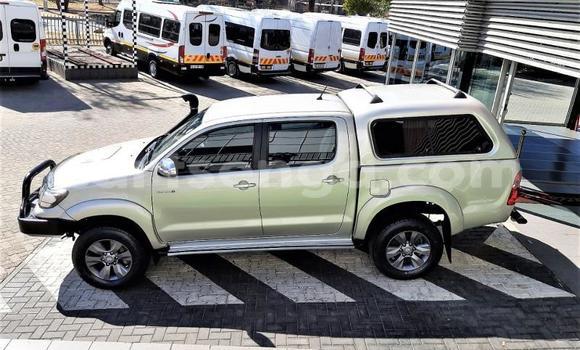 Nunua Ilio tumika Toyota Hilux Brown Gari ndani ya Big Bend nchini Lubombo Nunua Ilio tumika Toyota Hilux Brown Gari ndani ya Big Bend nchini Lubombo