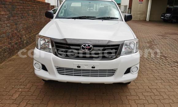 Nunua Ilio tumika Toyota Hilux White Gari ndani ya Big Bend nchini Lubombo Nunua Ilio tumika Toyota Hilux White Gari ndani ya Big Bend nchini Lubombo