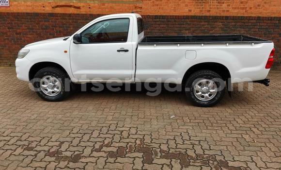 Nunua Ilio tumika Toyota Hilux White Gari ndani ya Big Bend nchini Lubombo Nunua Ilio tumika Toyota Hilux White Gari ndani ya Big Bend nchini Lubombo