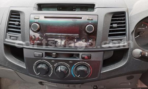 Nunua Ilio tumika Toyota Hilux White Gari ndani ya Big Bend nchini Lubombo Nunua Ilio tumika Toyota Hilux White Gari ndani ya Big Bend nchini Lubombo