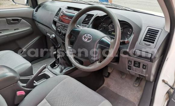 Nunua Ilio tumika Toyota Hilux White Gari ndani ya Big Bend nchini Lubombo Nunua Ilio tumika Toyota Hilux White Gari ndani ya Big Bend nchini Lubombo