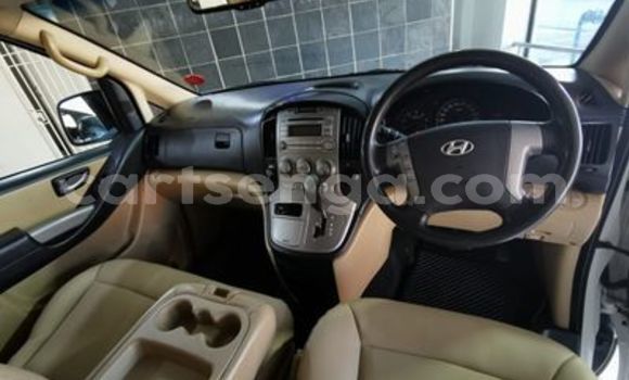 Buy Used Hyundai H1 White Car in Nhlangano in Shiselweni District Buy Used Hyundai H1 White Car in Nhlangano in Shiselweni District